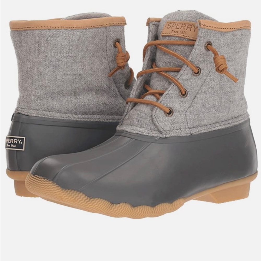 Sperry Women’s Saltwater Emboss Wool Boots, Dark Grey✨✨